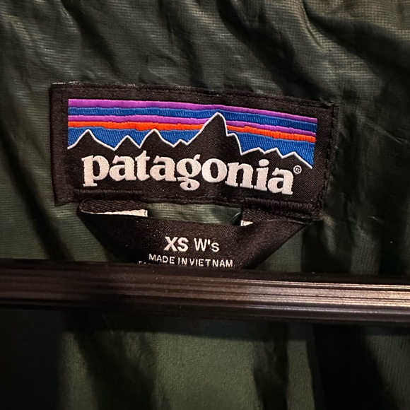 Patagonia Women's Green Quilted Jacket - Picture 2 of 3